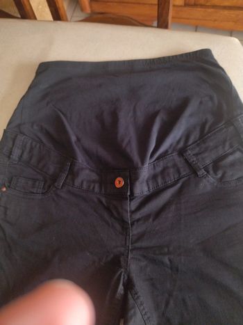 Pantalon de grossesse noir. Taille 40