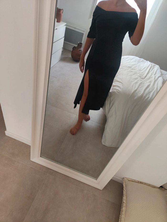 Robe de soirée noire col bardot et échancrée automne - photo numéro 2
