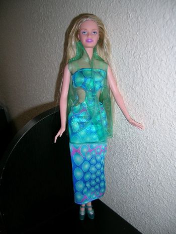 barbie blonde cheveux très longs collection Mattel