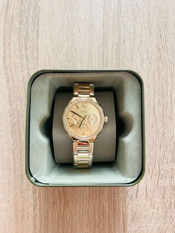 Montre Femme Fossil neuve dorée 36mm - photo numéro 3