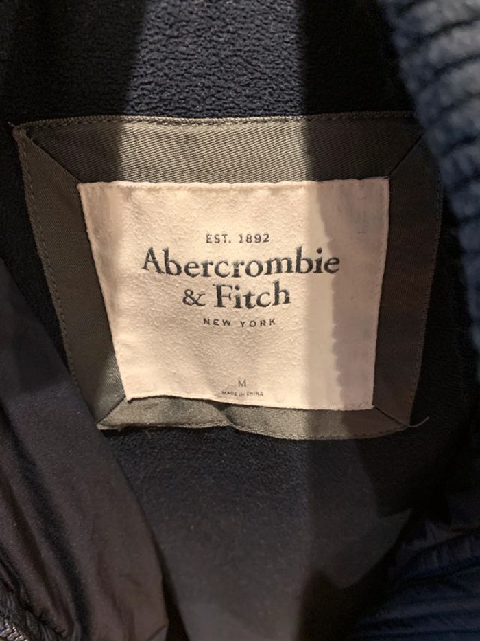 Doudoune marine Abercrombie & Fitch taille M - photo numéro 2