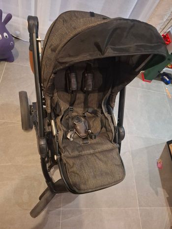 Poussette Mutsy Evo et chancelière