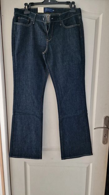 Jean Levi's slight curve boot cut W 32 L 34 neuf avec étiquette