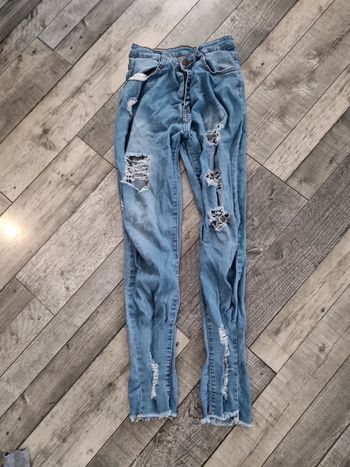 Jeans à trou