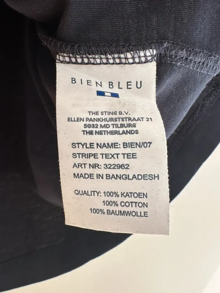 Tshirt bleu marine the sting pour femme taille M très bon état - photo numéro 5