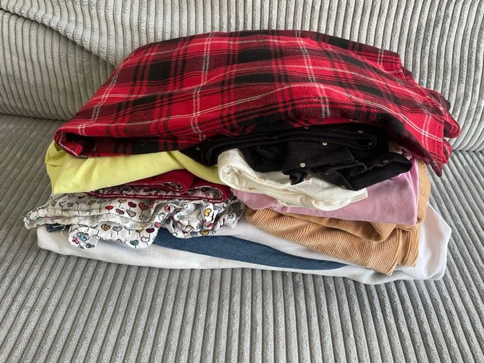 Lot de 11 vêtements fille taille 9/10 ans