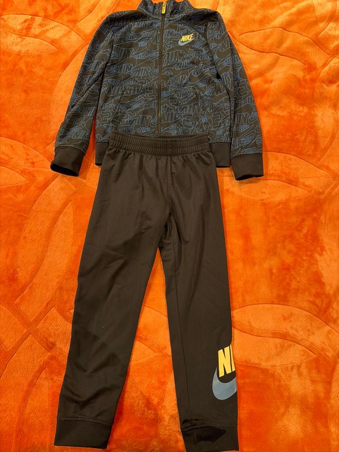 Ensemble jogging 5/6 ans - photo numéro 2