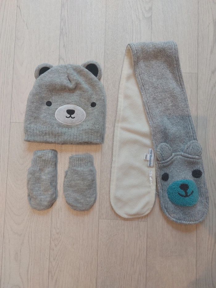 Ensemble bonnet / gants / écharpe