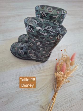 Chaussures/Bottes de pluie garçon Mickey Disney 🖤🌧️
Taille 26.