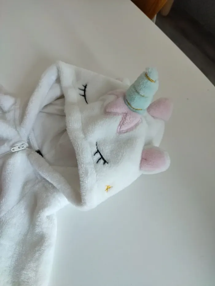 Combinaison licorne 3 mois - photo numéro 2