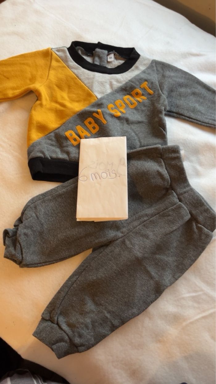 Ensemble garçons de sport