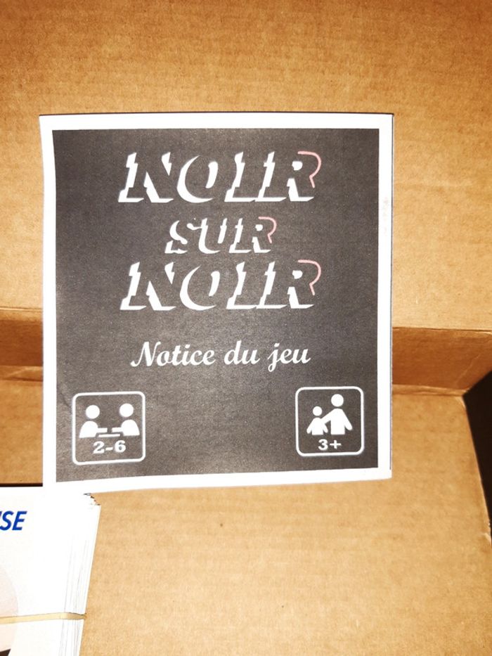 Jeu noir sur noir - photo numéro 3