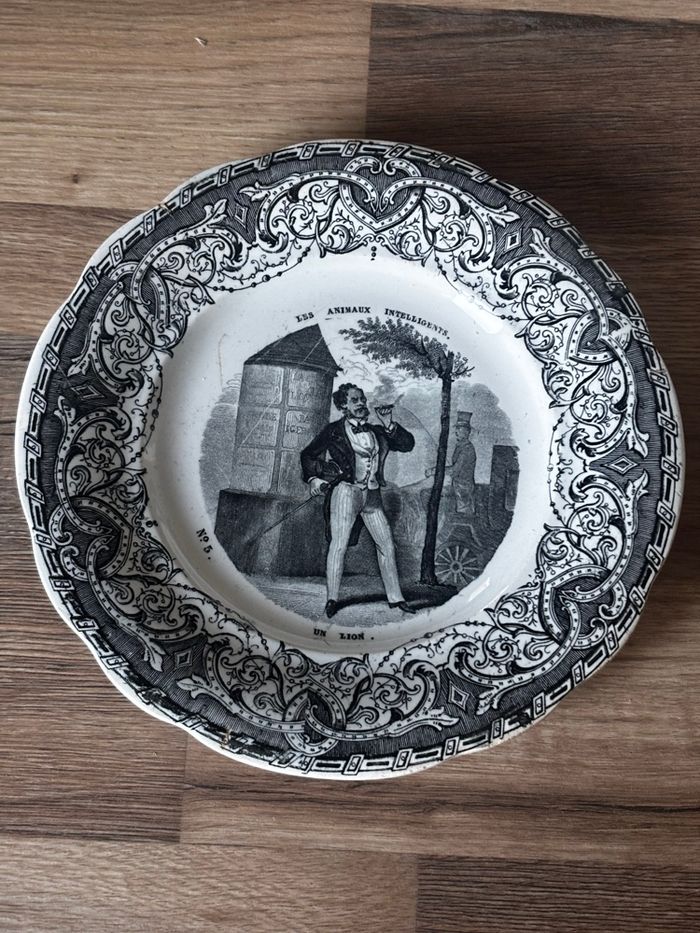 Vintage série de 7 assiettes parlantes en faïence de Creil « les animaux intelligents » - photo numéro 8