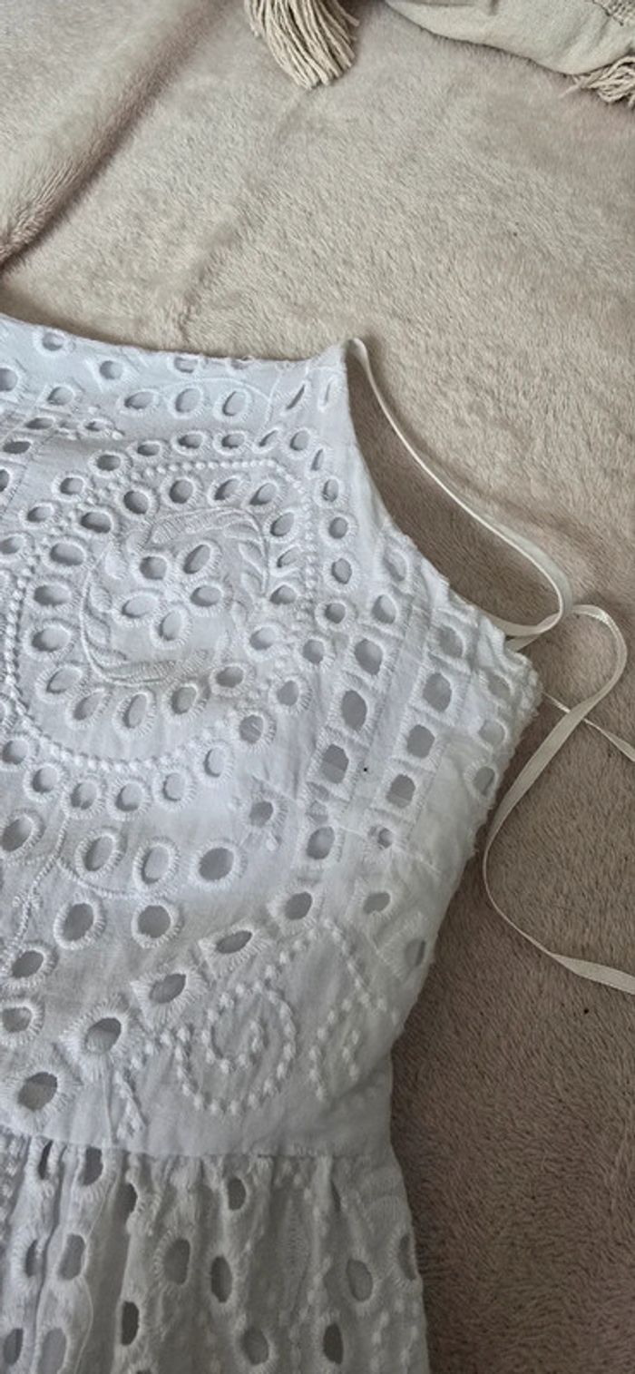 Robe Longue Blanche style Broderie Anglaise Taille M - photo numéro 16