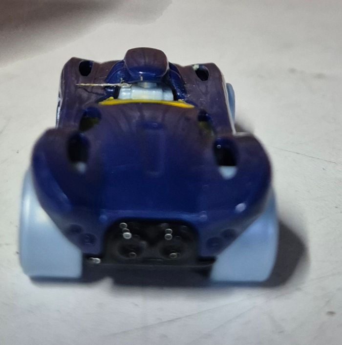 Hot Wheels BDY13 fantasy car voiture miniature bleue - photo numéro 2