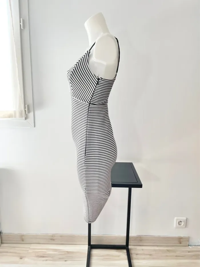 Robe moulante - photo numéro 6