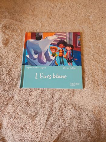 Livre l'ours blanc Hachette- Neuf
