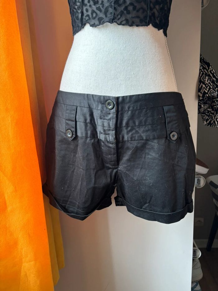 Short noir taille basse