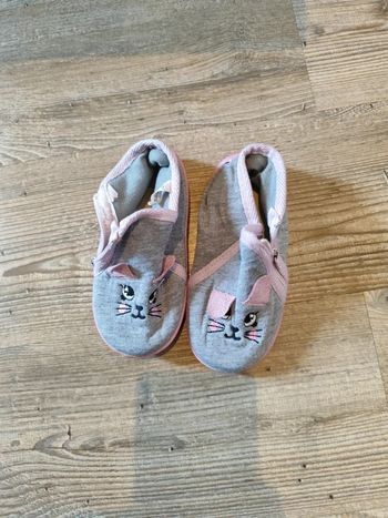 Petit chausson souris gris et rose T24