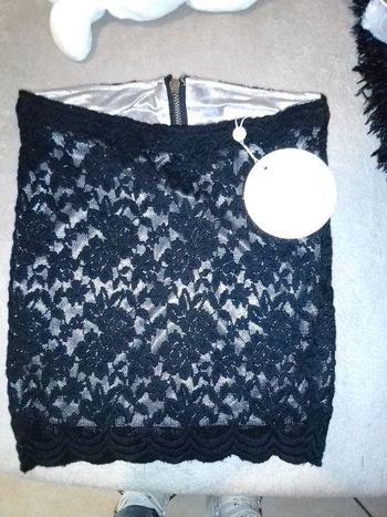 Jupe noir en dentelle taille XS neuf