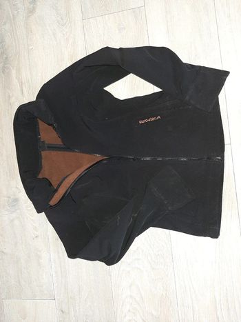 Veste coupe vent noire, doublée polar, avec capuche rétractable, taille S ou 12/14 ans