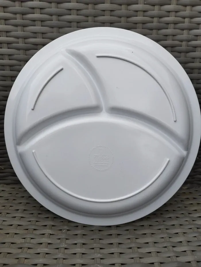 Assiette bébé Disney Winnie l'ourson - photo numéro 2