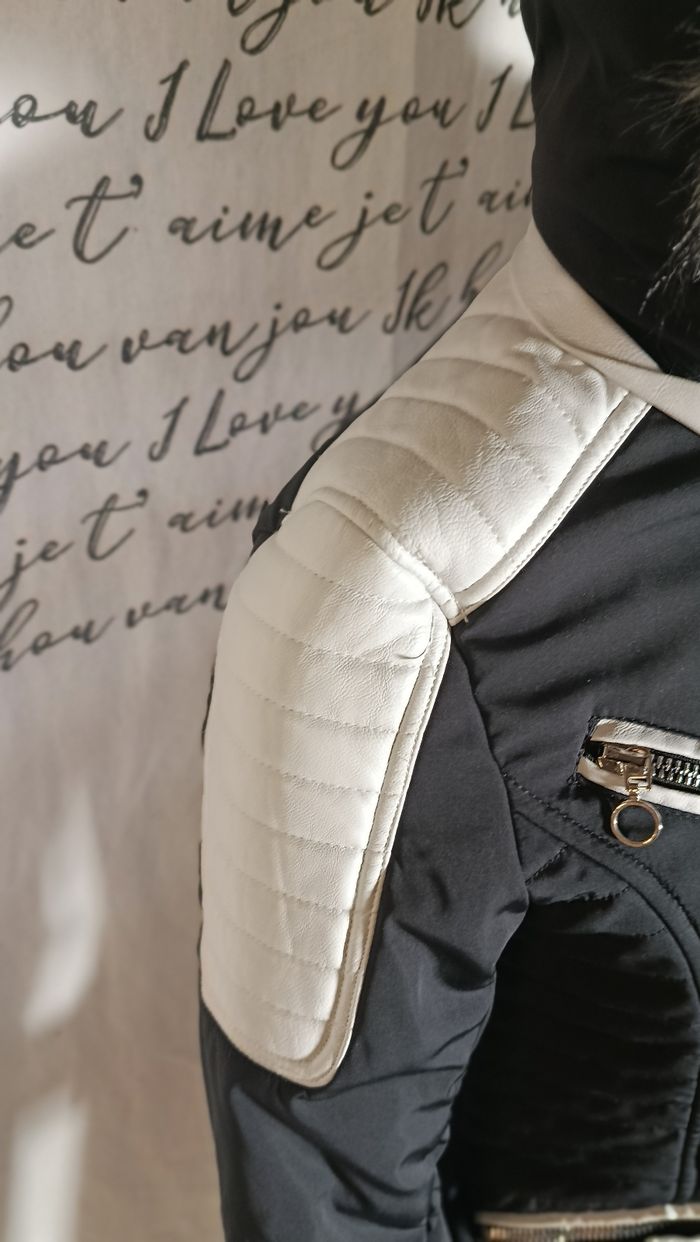 Blouson femme noir style biker chic – Taille M – capuche fourrure - photo numéro 5