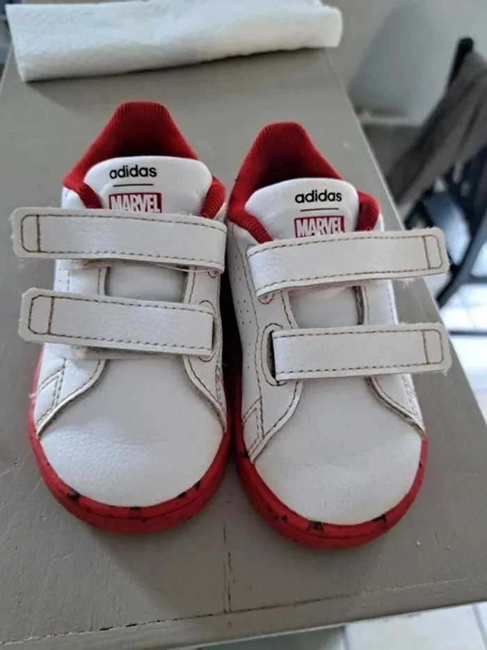 Baskets blanches Adidas Spiderman taille 21