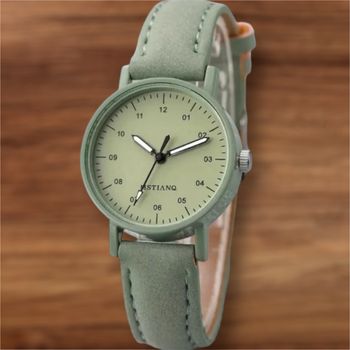 Montre pour femme mignonne en cuir
