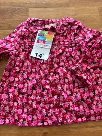 Jolie blouse dpam 6 mois neuve