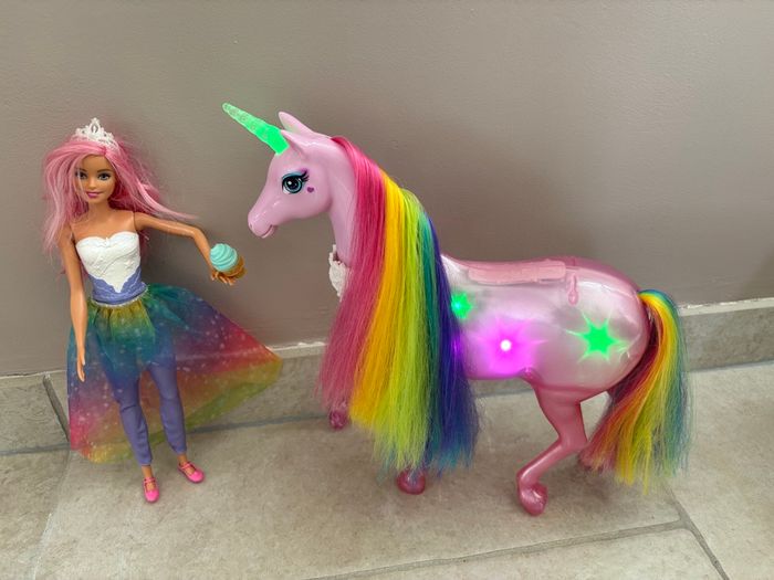 Barbie Royal Dreamtopia et sa Licorne Lumières Magiques - photo numéro 2
