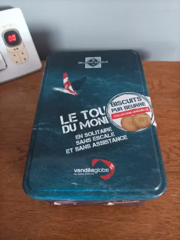 Boîte rectangulaire en métal