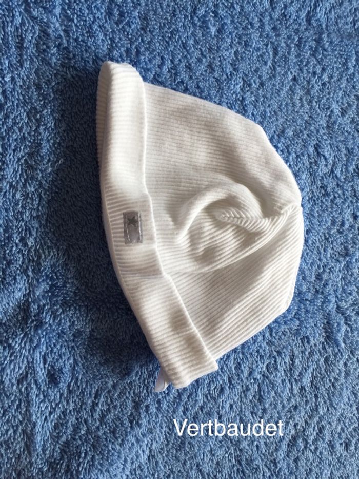 Bonnet blanc Vertbaudet neuf, jamais porté - photo numéro 2