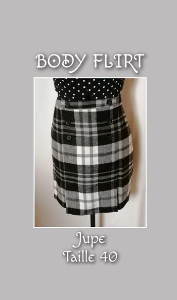 Jupe courte carreaux gris blanc noir taille 40 BodyFilrt