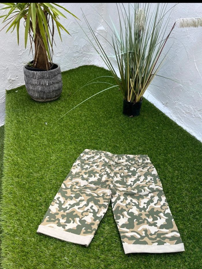 Très beau short militaire neuf taille 12 ans - photo numéro 2