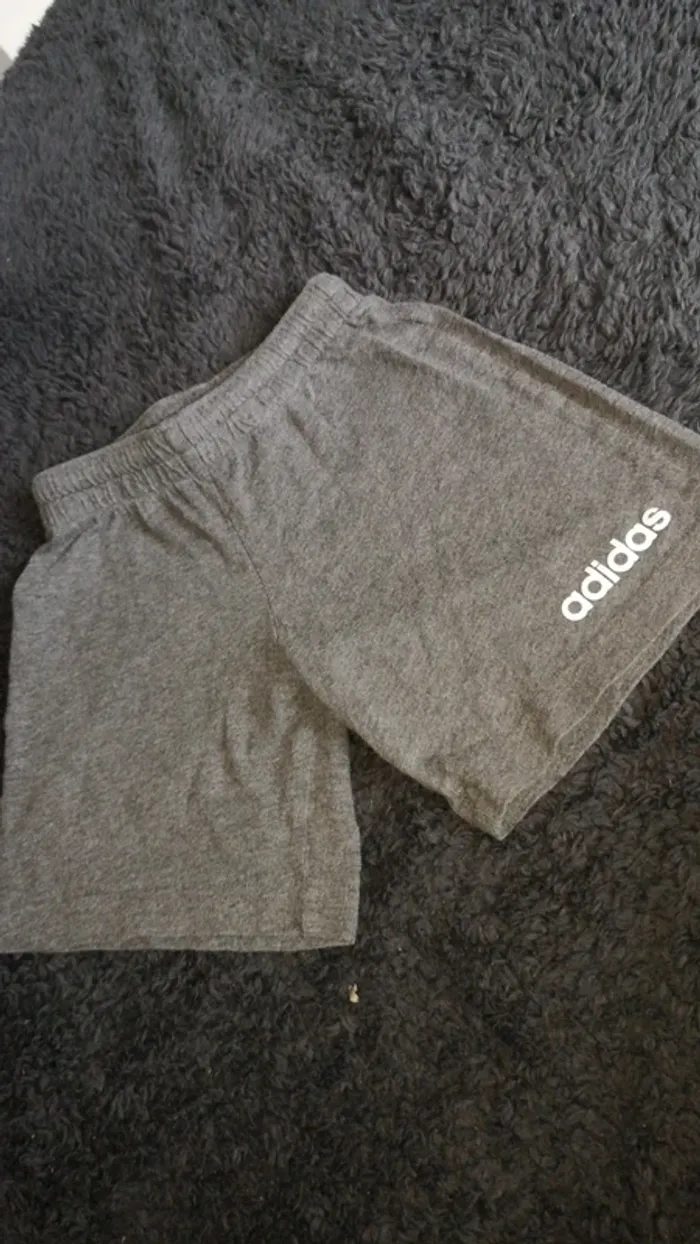 Short addidas