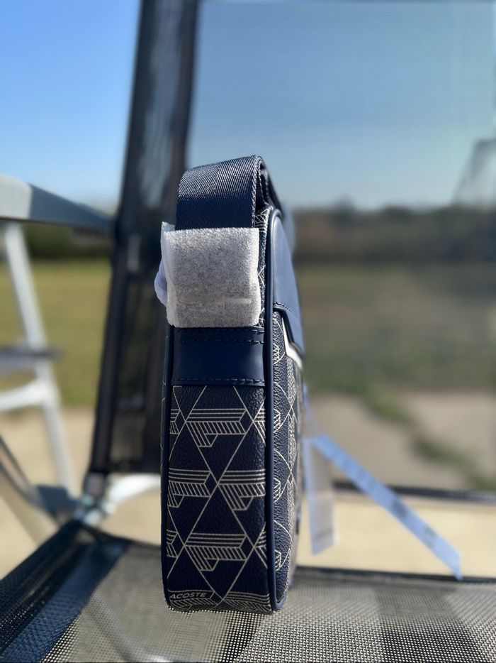 Sacoche Lacoste authentique bleu neuve - photo numéro 4