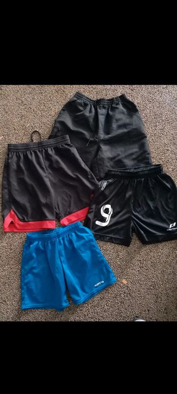 Lot de 4 shorts 8 ans