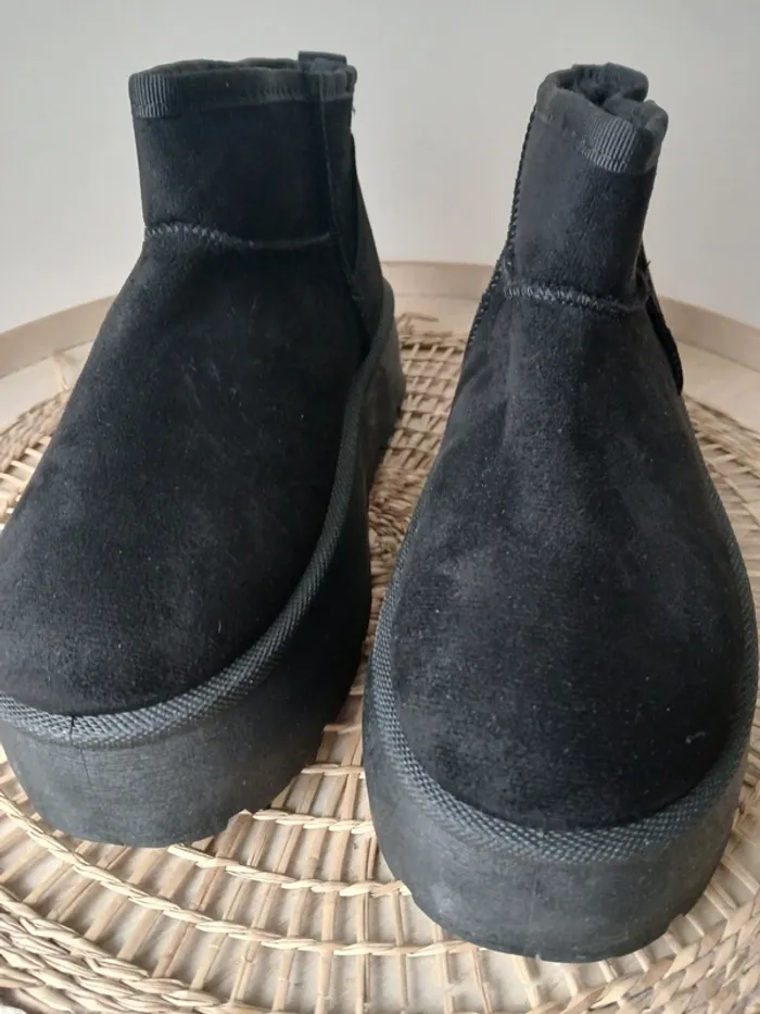 Boots noires - photo numéro 2