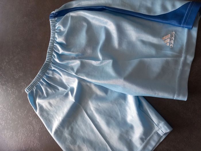 Short adidas taille 12ans