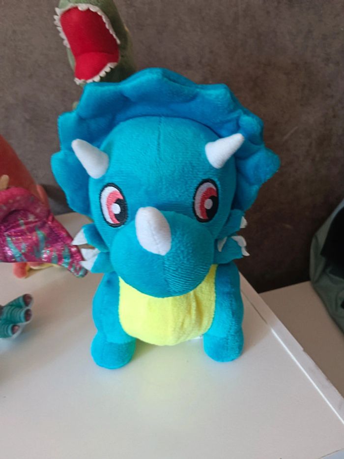 Lot peluche dinosaure - photo numéro 2