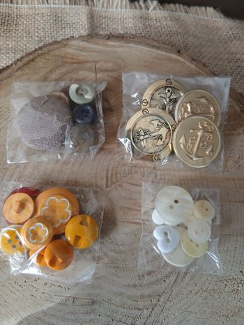 Lot de 4 sachets de boutons