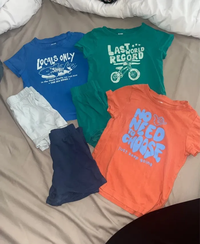 Lot de pyjashort / pyjama court kiabi 3 ans
