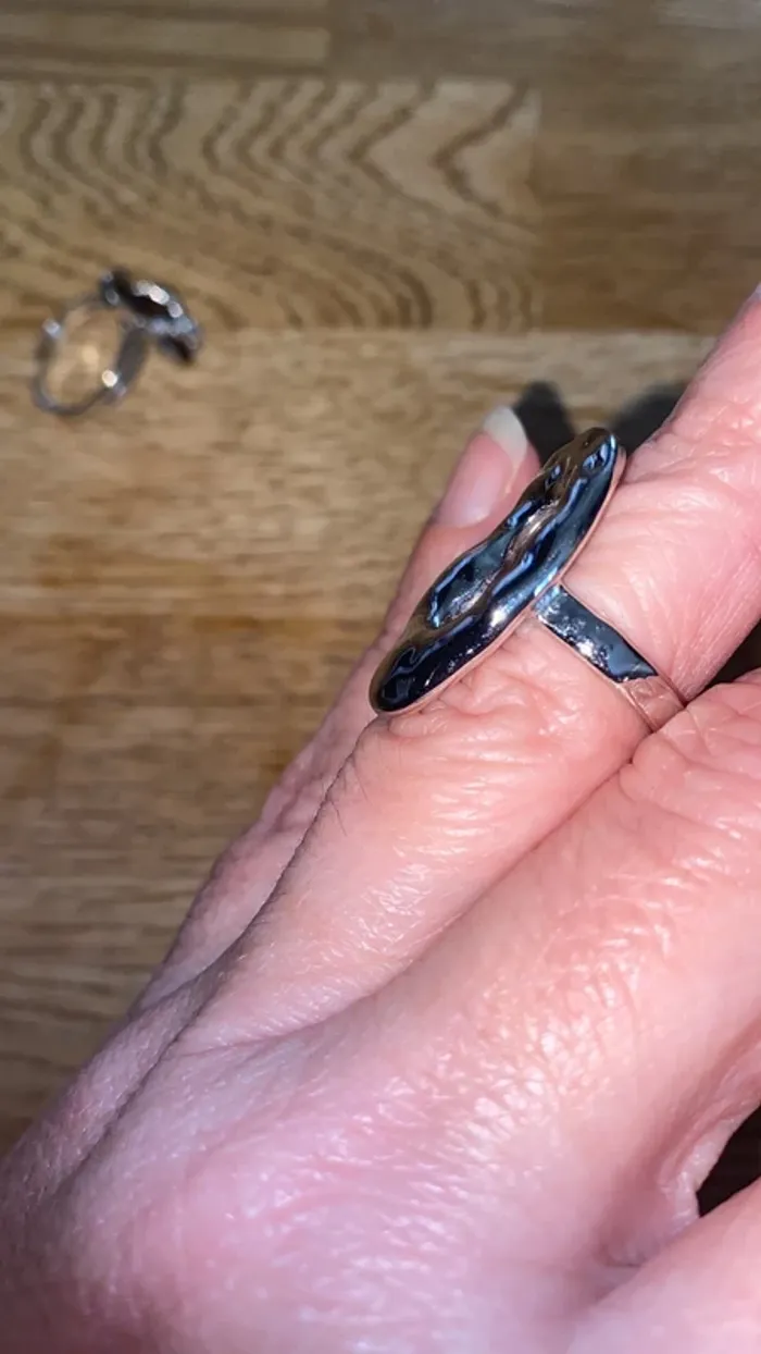 Bague neuve en acier ajustable - photo numéro 2