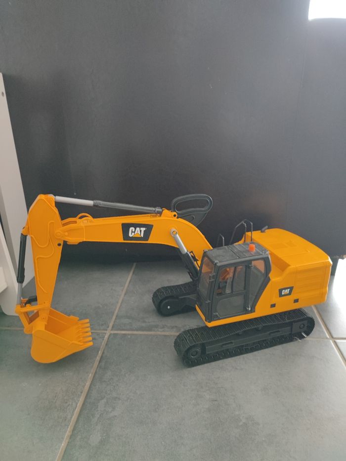 Tractopelle Cat - photo numéro 3