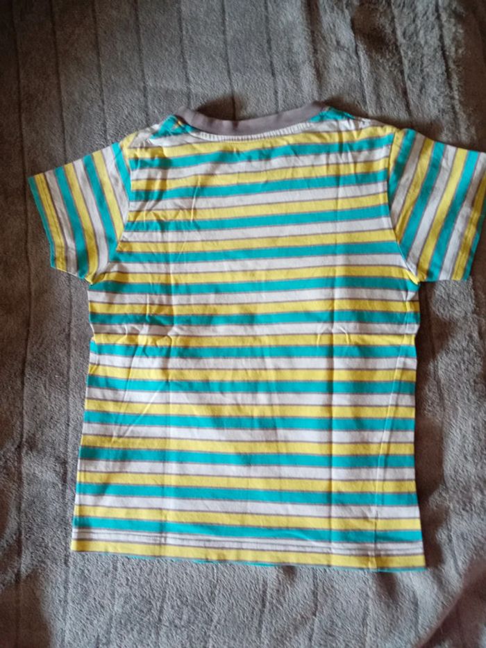 T-shirt taille 8 ans - photo numéro 3
