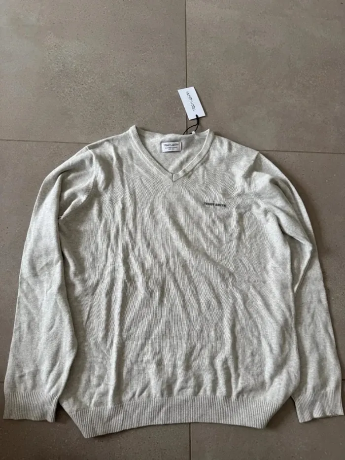 Pull gris Teddy Smith, taille 3XL, neuf valeur 40€