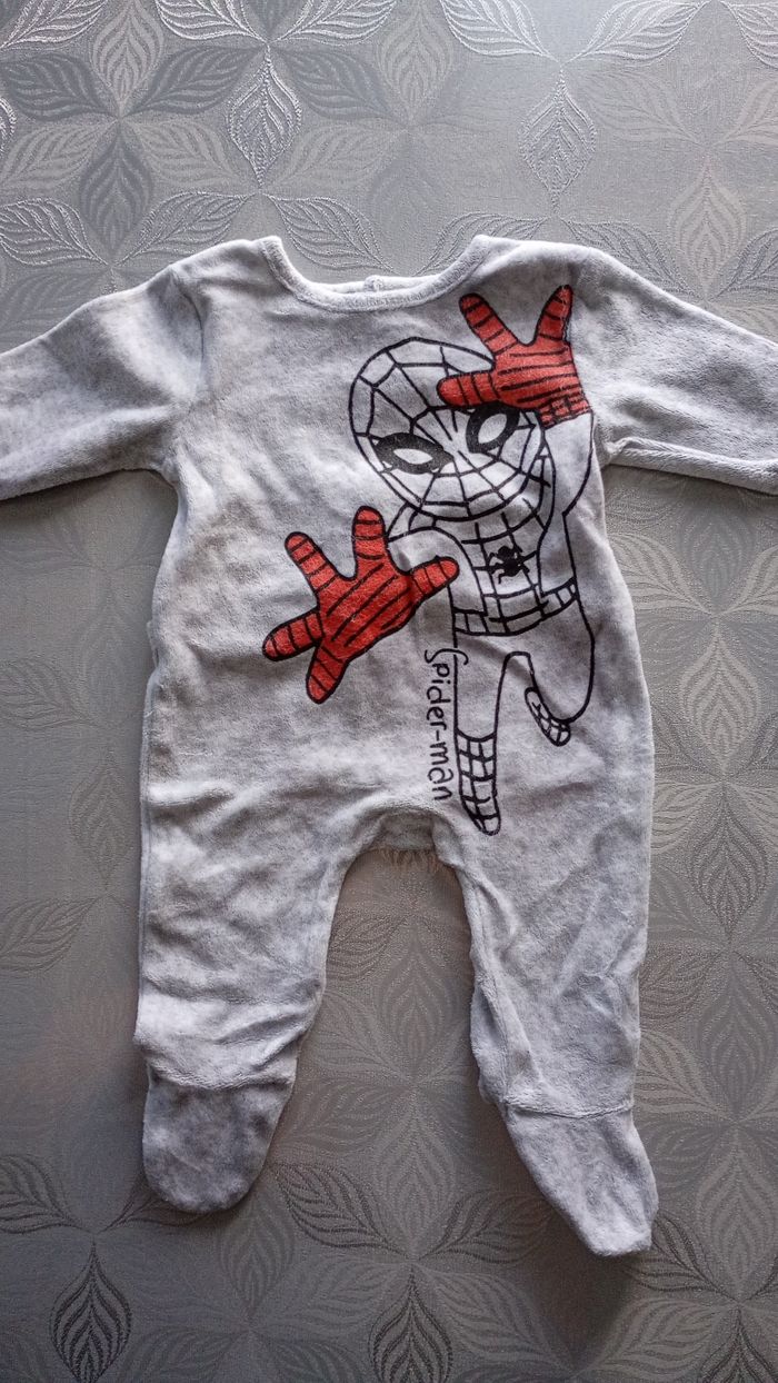 Pyjama spiderman taille 3 mois