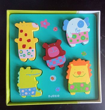 Puzzle en bois marque Djeco dès 12 mois, 5 morceaux, animaux