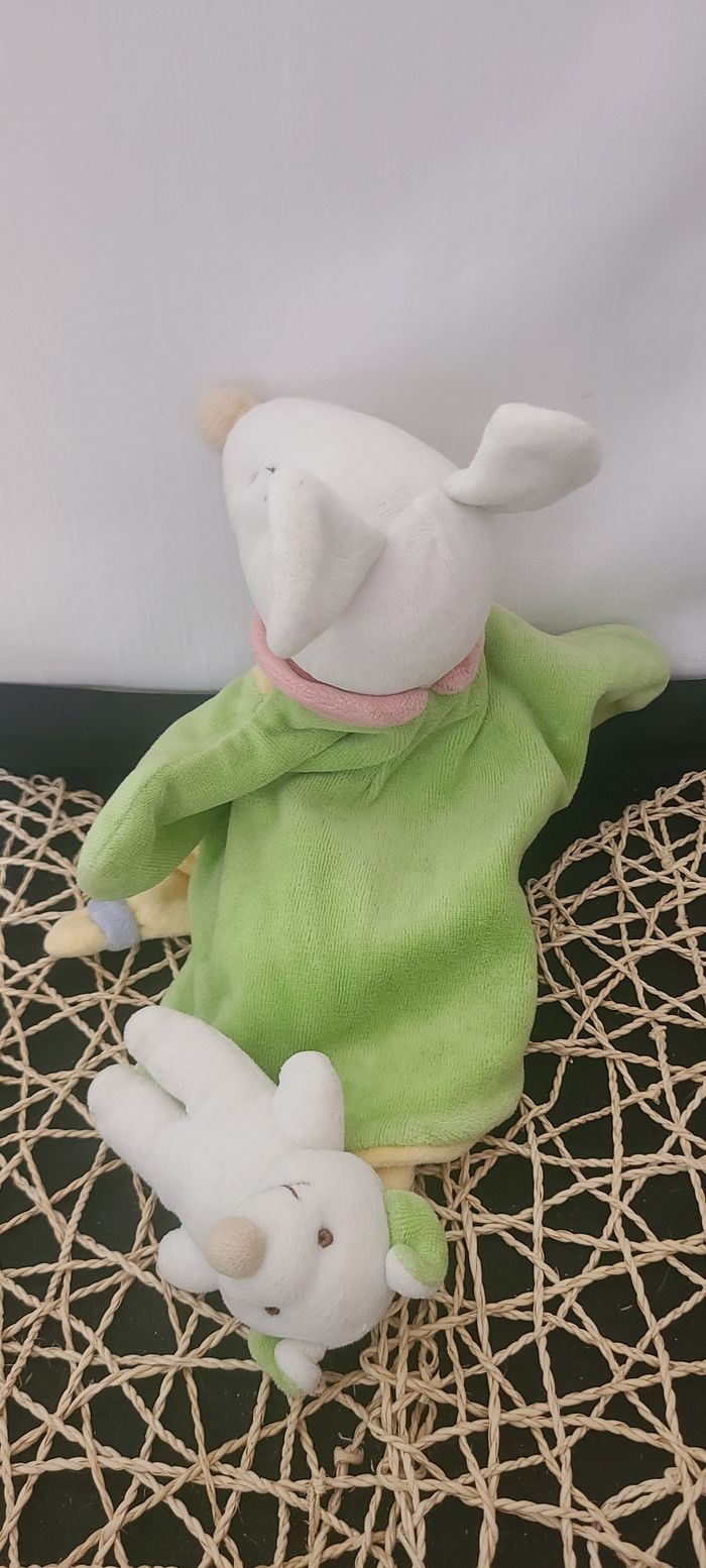 Doudou et Compagnie - Marionnette Souris jaune vert et son bebe poche devant - photo numéro 2